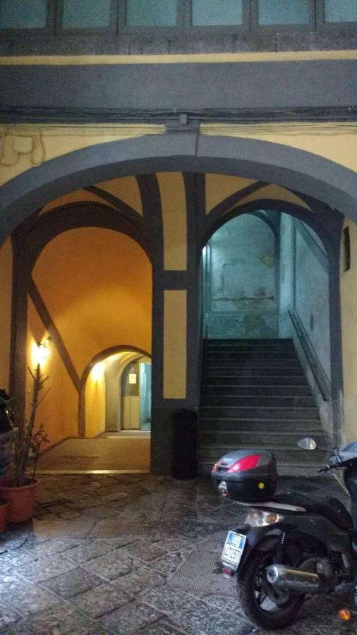 Bed and Breakfast A Casa Di Arturo Neapel Exterior foto
